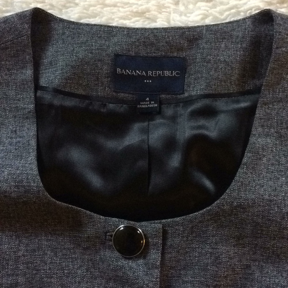 Banana Republic belted jacket - Picture 2 of 8